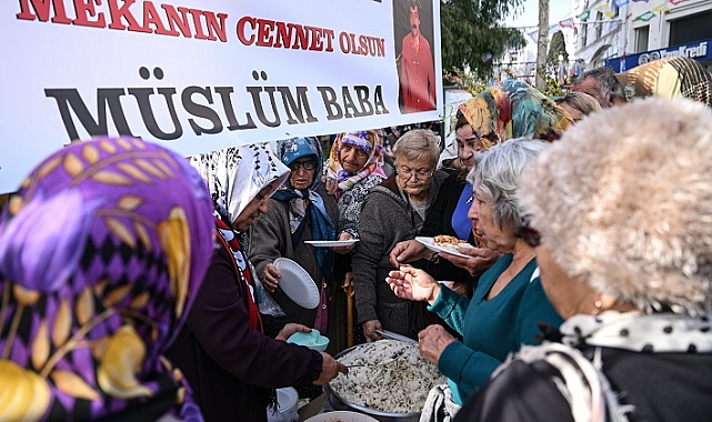 Müslüm Gürses, İzmir'de hayranları tarafından anıldı