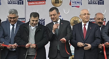 Özel, Pir Sultan Abdal Cemevi'ni açtı