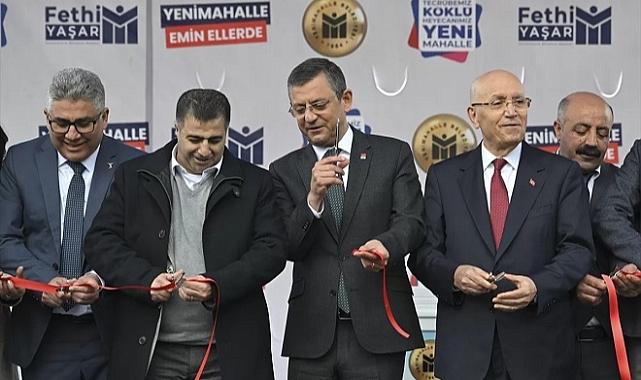Özel, Pir Sultan Abdal Cemevi'ni açtı
