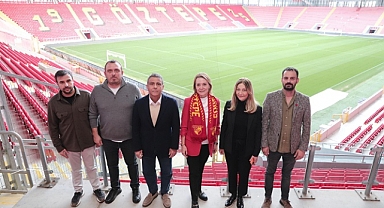 Sizleri dinlemek için daima sokakta olacağım