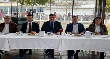 Tugay'dan Bayraklı'da muhtar zirvesi
