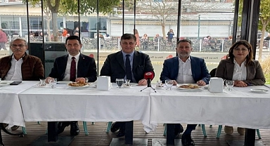 Tugay'dan Bayraklı'da muhtar zirvesi
