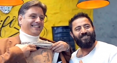 Atatürk Sevgisini Göğsüne Kazıdı