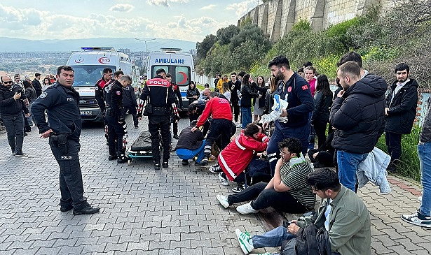 Aydın'da halk otobüsünün devrilmesi sonucu 28 kişi yaralandı