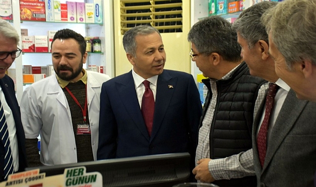 Bakan Yerlikaya İzmir'de