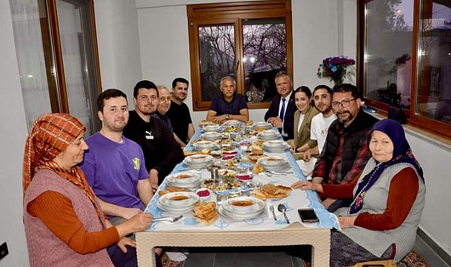 Balkan iftarını meclis üyesi adayları ile birlikte açtı