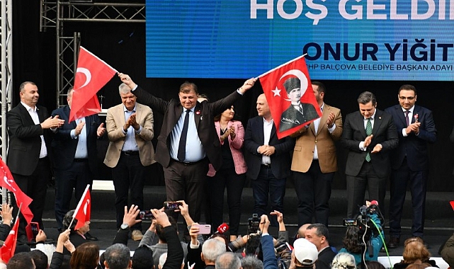 Başkan Tugay'a sahada büyük destek