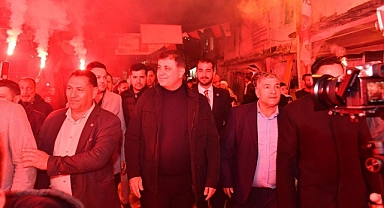 Başkan Tugay Ege Mahallesi sakinleriyle sahur yaptı