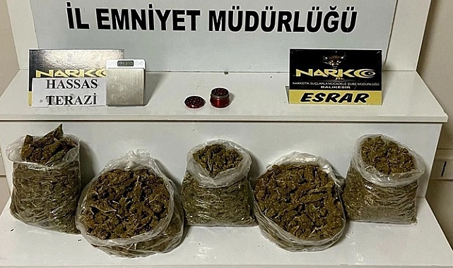 Bavula gizlenmiş 2 kilo 510 gram esrar ele geçirildi