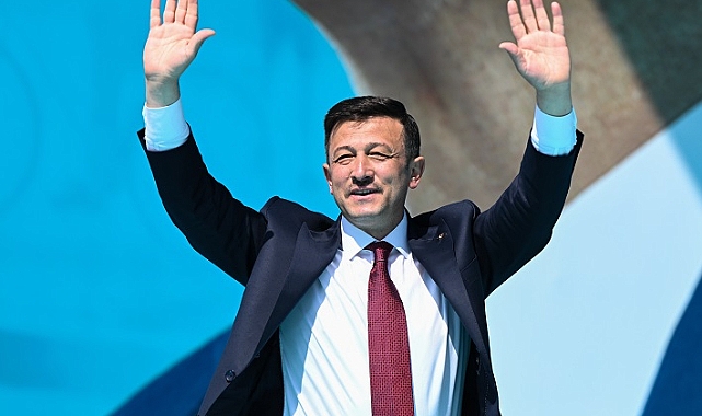 Biz İzmirlinin daha yaşanabilir bir İzmir'i hak ettiğine inanıyoruz
