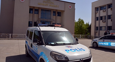 Boşanma aşamasındaki eşini silahla öldüren zanlı tutuklandı