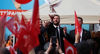 Buca’da miting gibi açılışlar