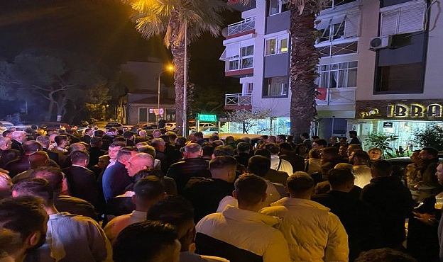 CHP Bornova lansmanında şok olay.