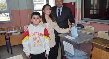 CHP’li Çiçek Oyunu Kullandı