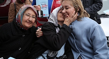 CHP’li Mutlu’dan kadınlara 8 Mart daveti: Eşit bir yaşamdan asla vazgeçmeyeceğiz
