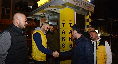CHP’li Önal, sahuru taksicilerle yaptı