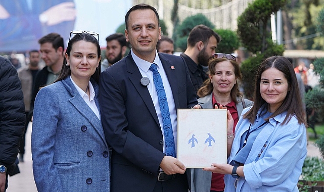 Genç aday, gençlerle festivalde buluştu