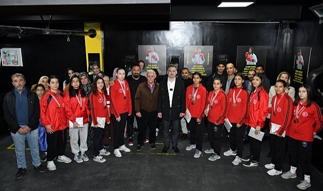 Genç sporculara övgüler yağdırdı! Köylerde tam mesai…