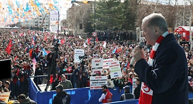 Gençlerimizi hedef almak zihniyet bozukluğunun işaretidir