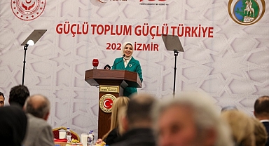 Göktaş, İzmir'de engelliler ve aileleriyle iftar yaptı