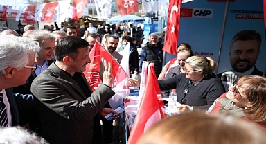 Hamza Dağ CHP standını ziyaret etti