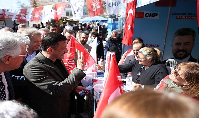 Hamza Dağ CHP standını ziyaret etti