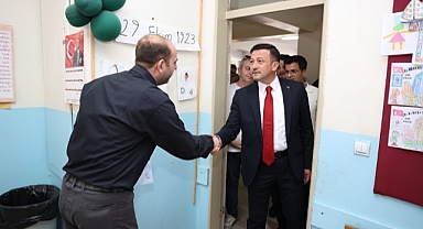 Hamza Dağ oyunu kullandı, demokrasi mesajı verdi