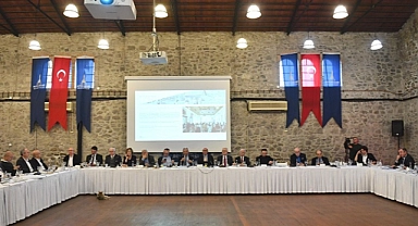 İEKKK toplantısında Soyer'den Jak Eskinazi'ye destek