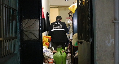 İzmir'de evinde bıçaklanan kişi hastanede öldü