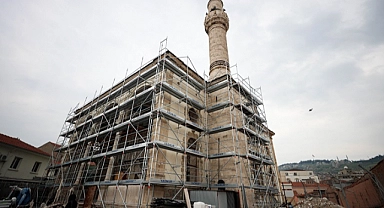 İzmir depreminde hasar gören asırlık cami restore ediliyor
