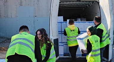 İzmirli Genç Boşnaklardan Ramazan Yardımı