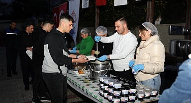 Karşıyaka’da Ramazan bereketi iftar sofralarına taşındı