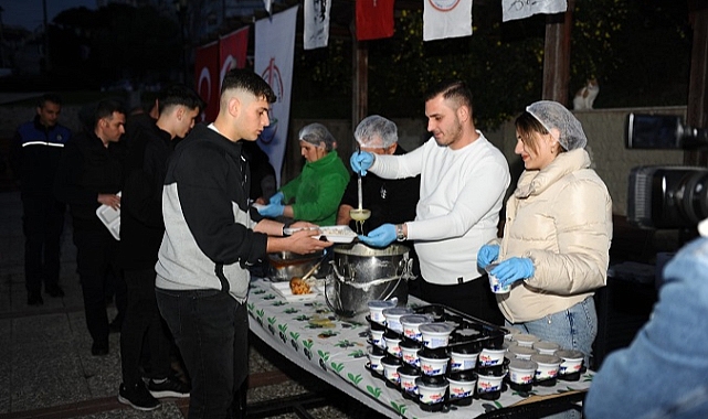 Karşıyaka’da Ramazan bereketi iftar sofralarına taşındı