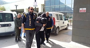 Kendilerini avukat olarak tanıtarak bir kişiyi dolandıran 5 zanlı tutuklandı