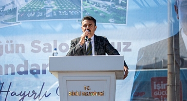 Kırgöz, Çandarlı’da Düğün Salonu açılışı gerçekleştirdi