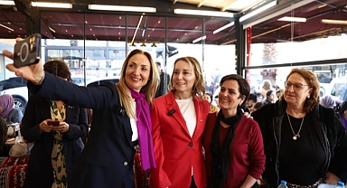 Konak’ta coşkulu kadın buluşması: Nazlıaka’dan Mutlu’ya övgü dolu sözler