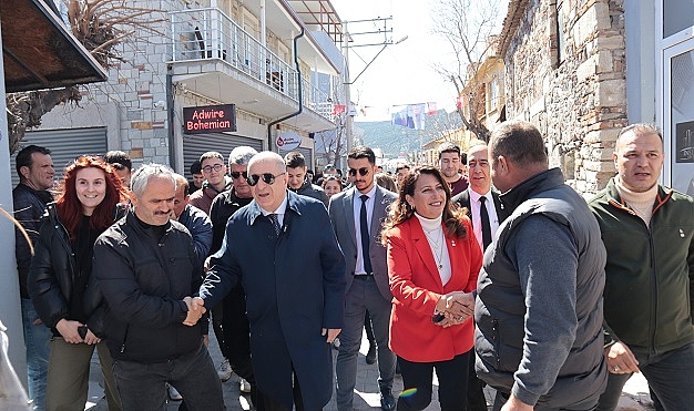 Köy Köy Gezen Genel Başkan
