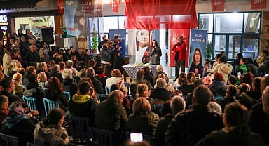 Lal Denizli Çeşmelilerle Bir Araya Geldi
