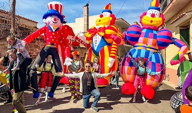 Mostra Karnavalı’nda Fantastik Kortej