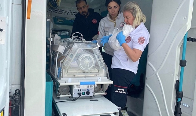 Muğla'da ambulans uçak 2 günlük bebek için havalandı