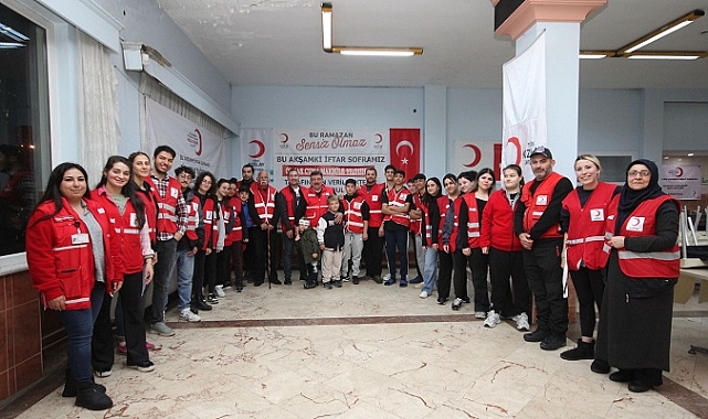 Muhteşem Kızılay ekibi Ramazan’da iş başında