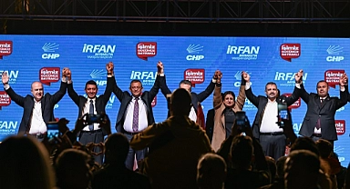 Özel, İzmir'de halk buluşmasına ve iftara katıldı