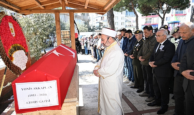 Salihli'de vefat eden Kıbrıs gazisi son yolculuğuna uğurlandı