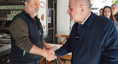 Ümit Özdağ, İzmir'de esnafı ziyaret etti