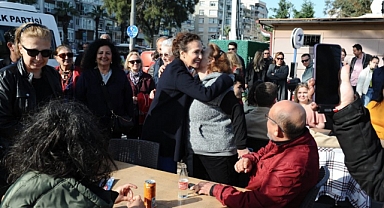 Ünsal sahilde halkla buluştu