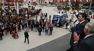 Uysal, Manisa'da halka hitap etti