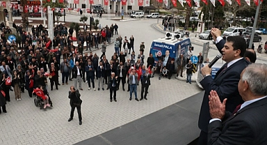 Uysal, Manisa'da halka hitap etti