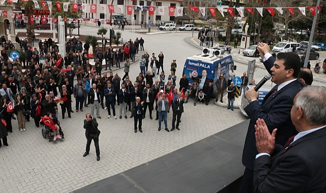 Uysal, Manisa'da halka hitap etti