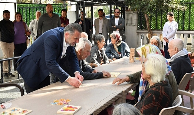 Yaşlılarla duygu dolu anlar