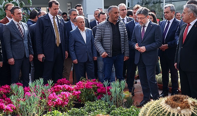 Yumaklı, İzmir'de çiçek üreticilerini ziyaret etti